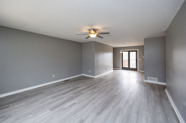 701 Hickory Hill Lane, Des Moines, IA 50317