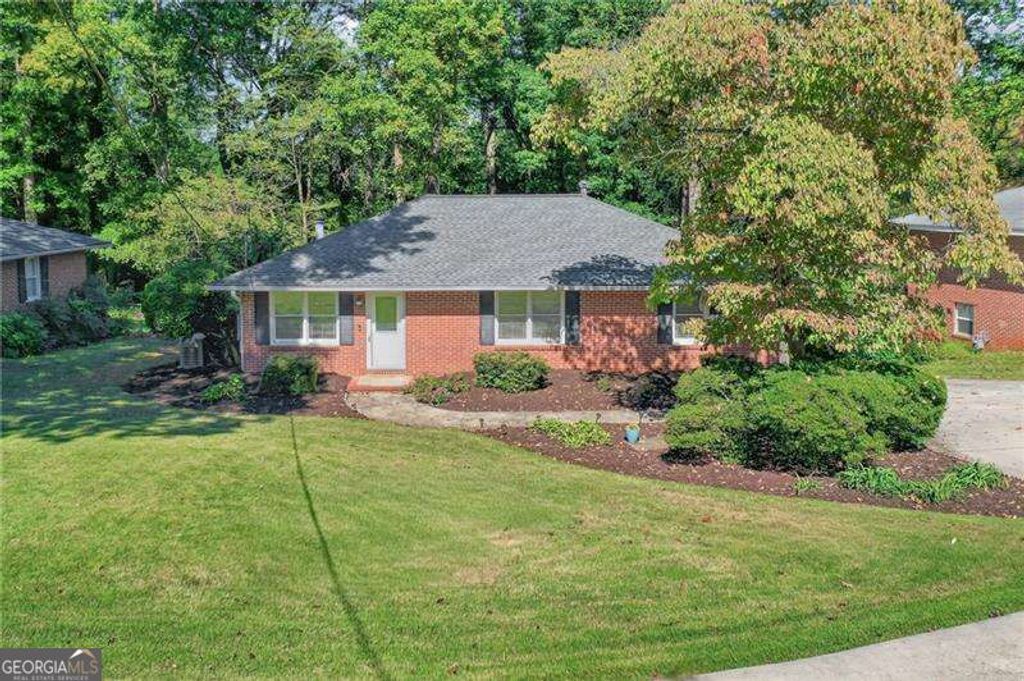 2085 Clearwater Drive, Marietta, GA 30067 — photo 2