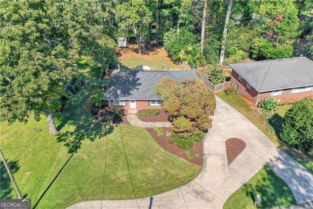 2085 Clearwater Drive, Marietta, GA 30067 — photo 3