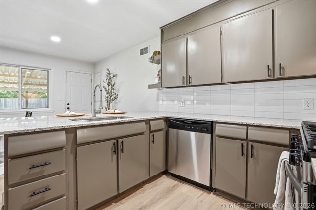 6781 E 26th Place, Tulsa, OK 74129