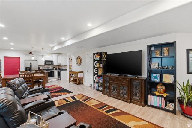 6633 W INDIGO DR, Herriman, UT 84096