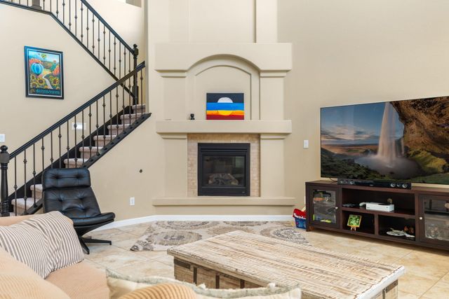 1705 Tent Rocks Drive NW, Albuquerque, NM 87120