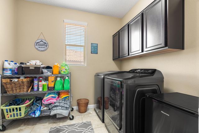 1705 Tent Rocks Drive NW, Albuquerque, NM 87120