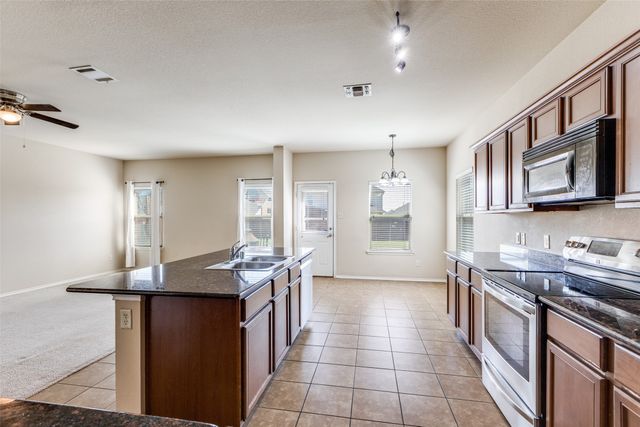 427 Paddock Lane, Celina, TX 75009