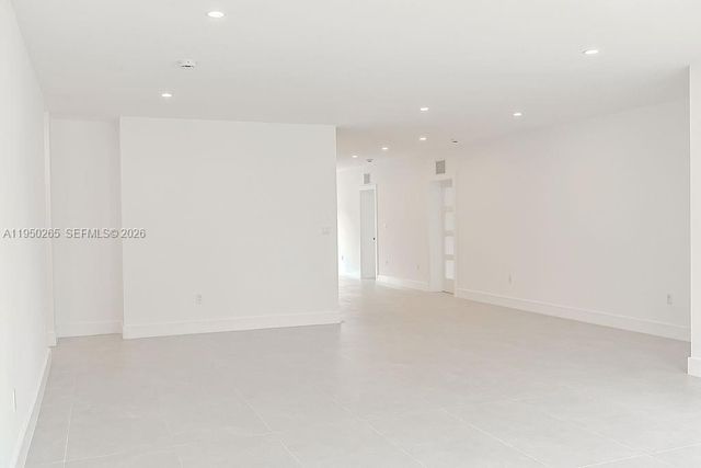 588 Palmetto Dr, Miami Springs, FL 33166