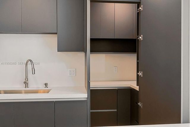 588 Palmetto Dr, Miami Springs, FL 33166