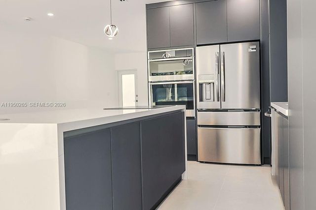 588 Palmetto Dr, Miami Springs, FL 33166