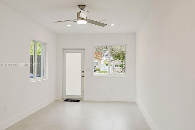 588 Palmetto Dr, Miami Springs, FL 33166