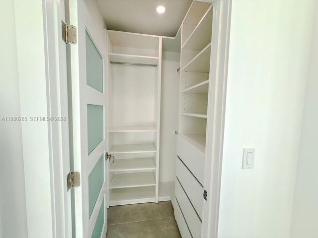 588 Palmetto Dr, Miami Springs, FL 33166