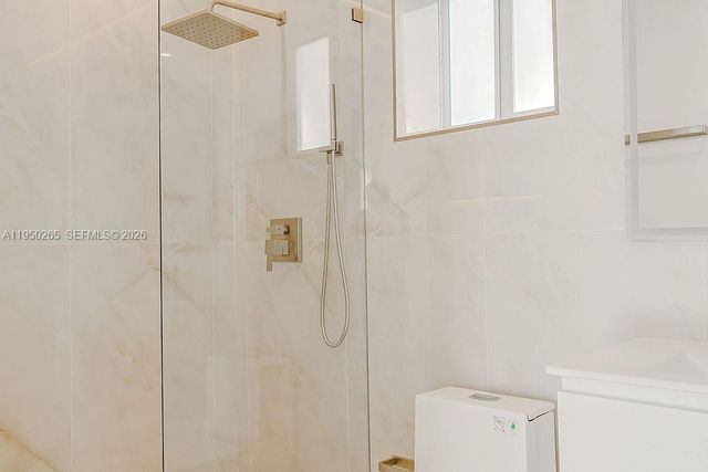 588 Palmetto Dr, Miami Springs, FL 33166