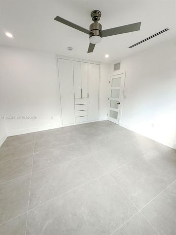 588 Palmetto Dr, Miami Springs, FL 33166