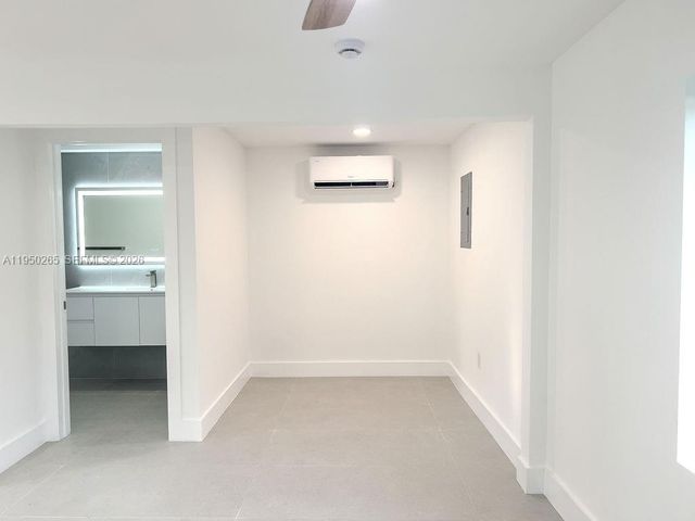 588 Palmetto Dr, Miami Springs, FL 33166