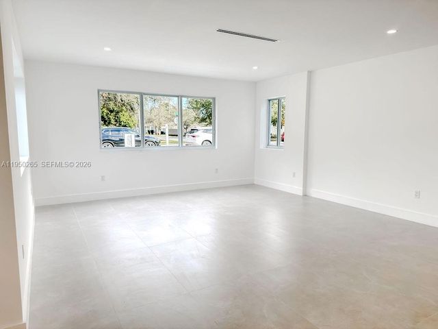 588 Palmetto Dr, Miami Springs, FL 33166