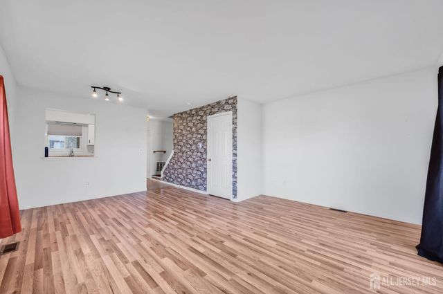 233 Spruce Court, Flemington, NJ 08822