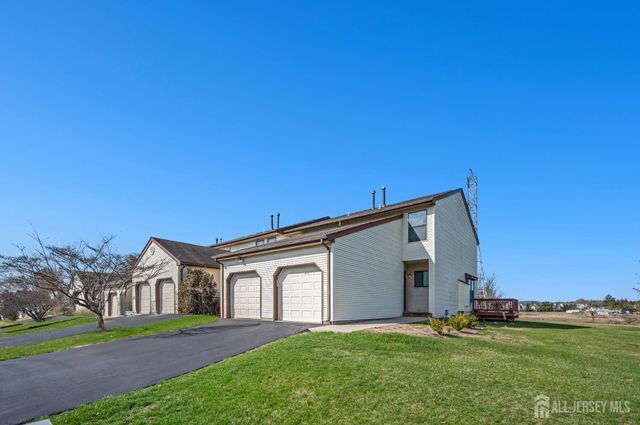 233 Spruce Court, Flemington, NJ 08822
