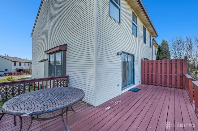 233 Spruce Court, Flemington, NJ 08822