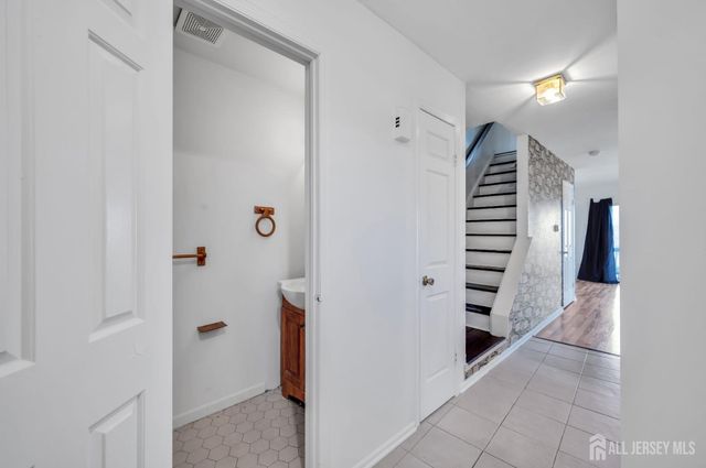 233 Spruce Court, Flemington, NJ 08822
