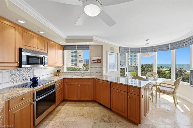4251 Gulf Shore BLVD N 6D, Naples, FL 34103