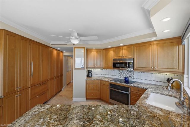 4251 Gulf Shore BLVD N 6D, Naples, FL 34103