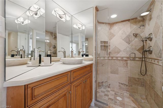 4251 Gulf Shore BLVD N 6D, Naples, FL 34103