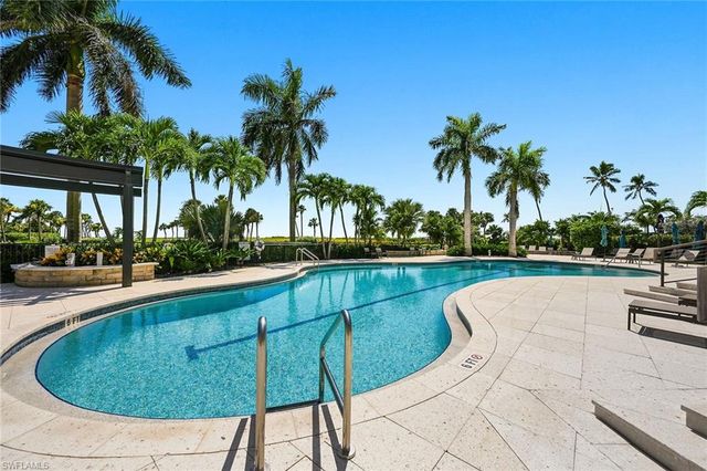 4251 Gulf Shore BLVD N 6D, Naples, FL 34103