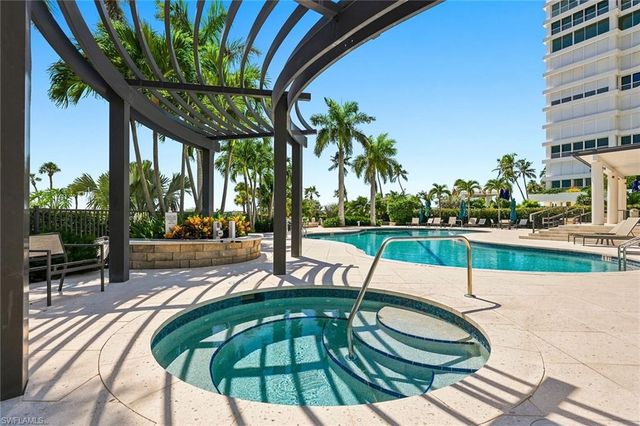 4251 Gulf Shore BLVD N 6D, Naples, FL 34103