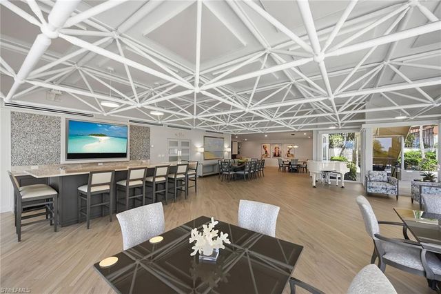 4251 Gulf Shore BLVD N 6D, Naples, FL 34103