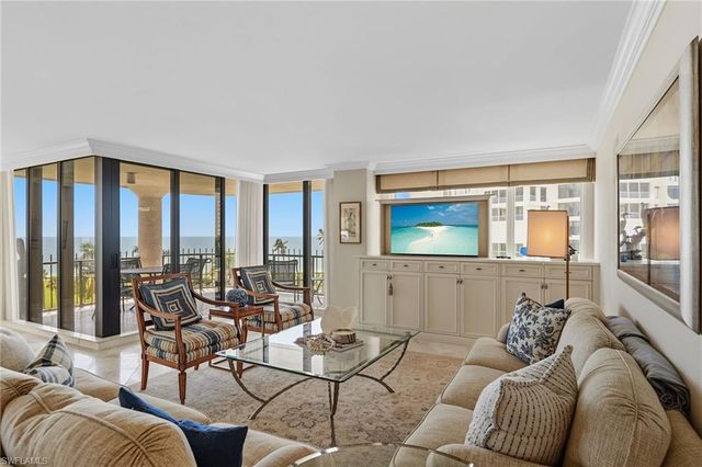 4251 Gulf Shore BLVD N 6D, Naples, FL 34103