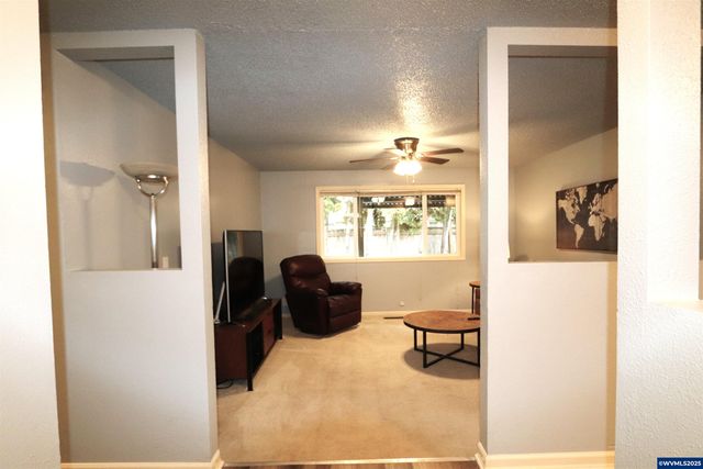 4737 Antelope Ct NE, Salem, OR 97305