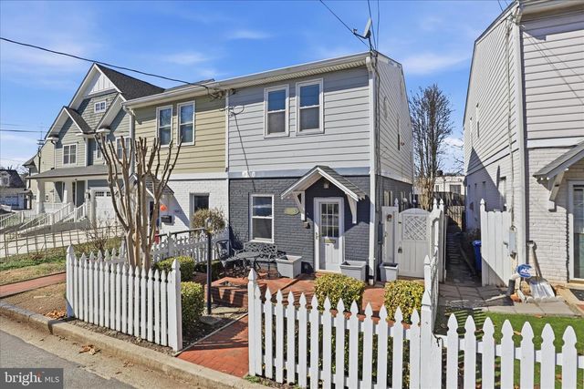 5015 22ND ST N, Arlington, VA 22207