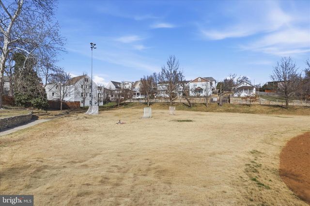 5015 22ND ST N, Arlington, VA 22207