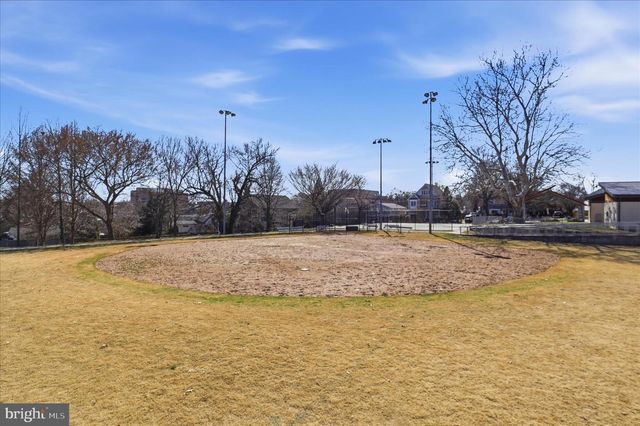 5015 22ND ST N, Arlington, VA 22207