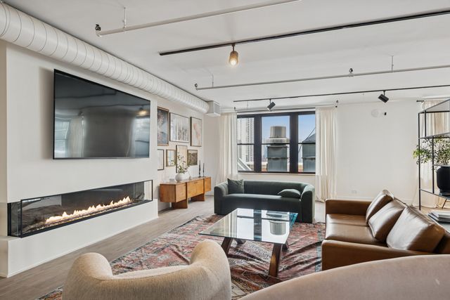 728 W Jackson Boulevard 107, Chicago, IL 60661