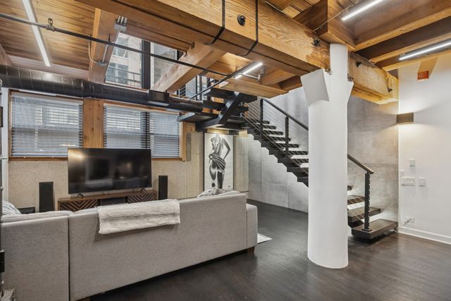 728 W Jackson Boulevard 107, Chicago, IL 60661