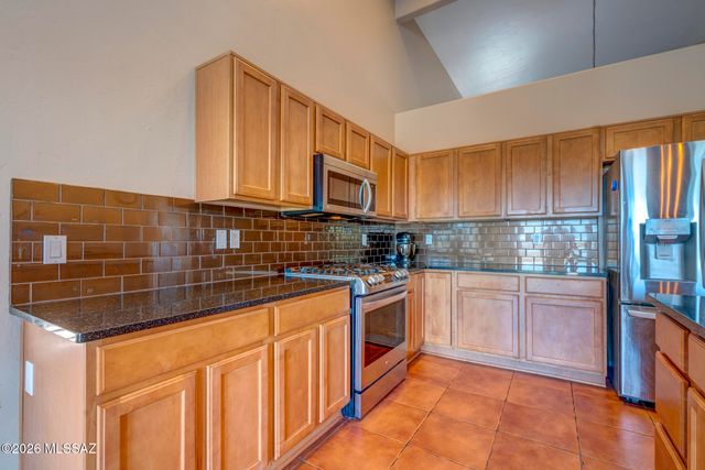 39682 S Horse Run Drive, Tucson, AZ 85739