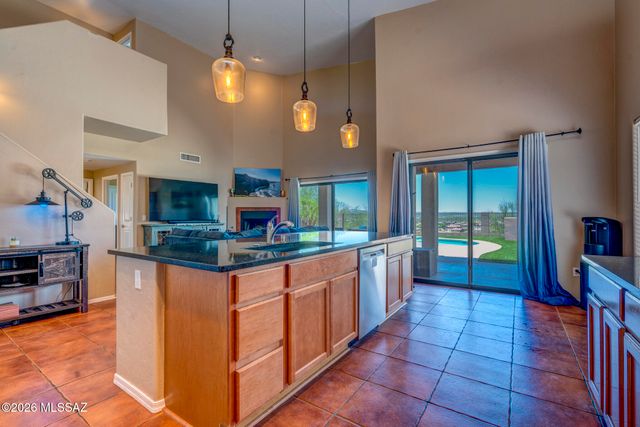 39682 S Horse Run Drive, Tucson, AZ 85739