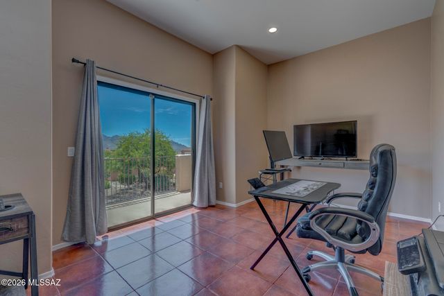 39682 S Horse Run Drive, Tucson, AZ 85739