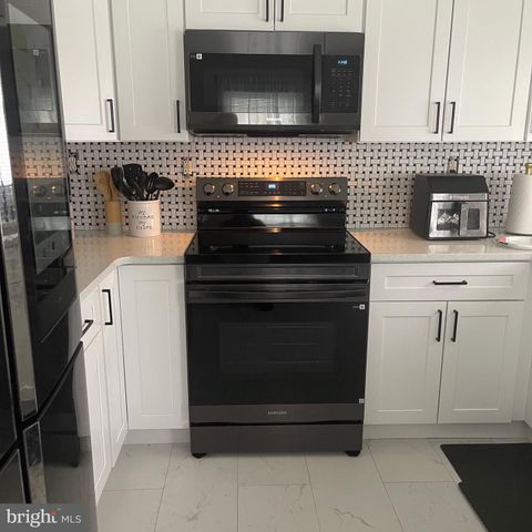 168 MILLBROOK DR, Willingboro, NJ 08046