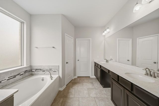 223 Auburn Shores Court, Richmond, TX 77469