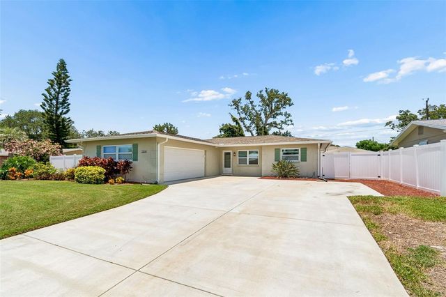 13541 87TH PLACE, Seminole, FL 33776