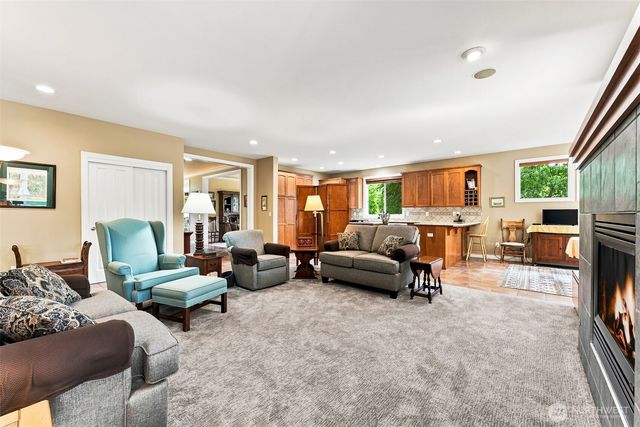 1106 15th Avenue SW, Puyallup, WA 98371