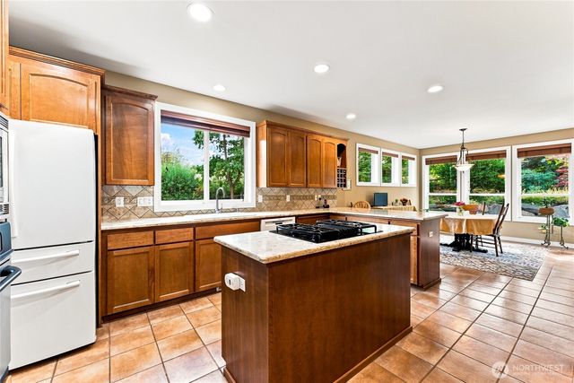 1106 15th Avenue SW, Puyallup, WA 98371