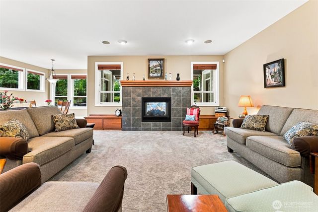 1106 15th Avenue SW, Puyallup, WA 98371