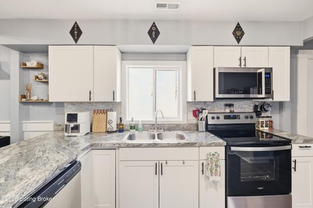 9205 Dempley Ave, Louisville, KY 40272