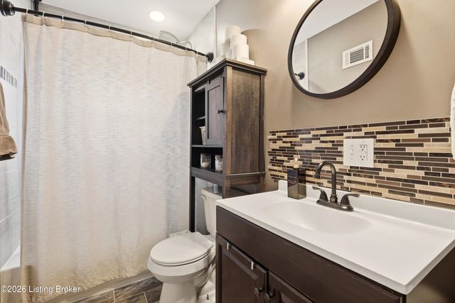 9205 Dempley Ave, Louisville, KY 40272