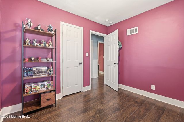 9205 Dempley Ave, Louisville, KY 40272