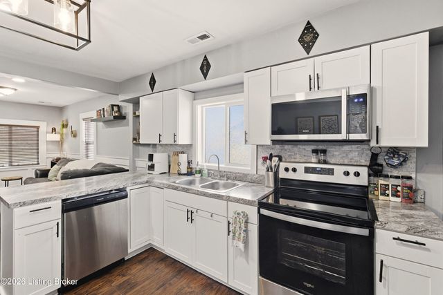 9205 Dempley Ave, Louisville, KY 40272