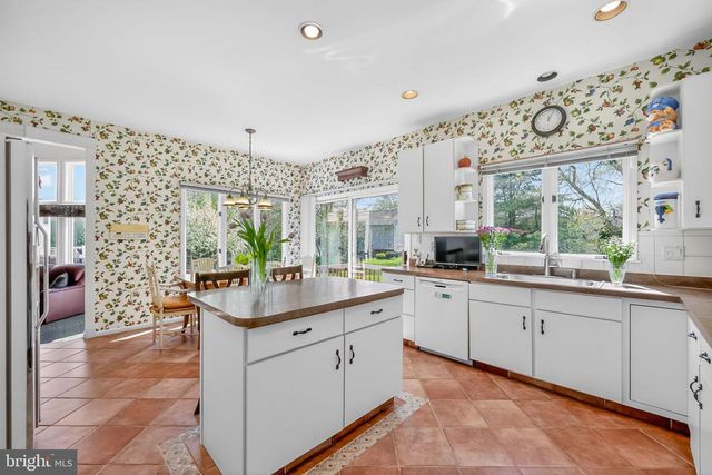 46 DOWNING LN, Voorhees, NJ 08043