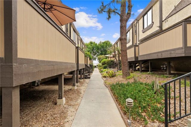 11300 Foothill Boulevard 7, Sylmar, CA 91342
