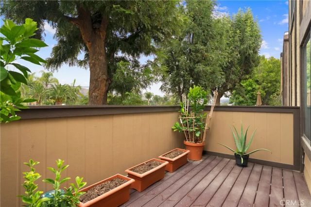 11300 Foothill Boulevard 7, Sylmar, CA 91342